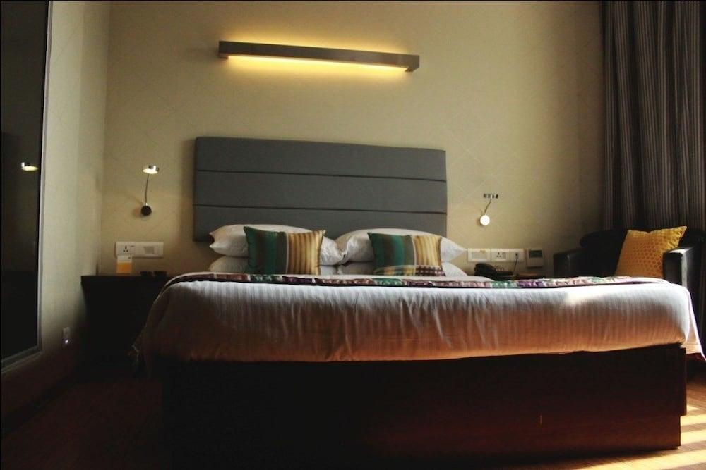 Keys Prima By Lemon Tree Hotels, Pimpri, Pune Екстериор снимка